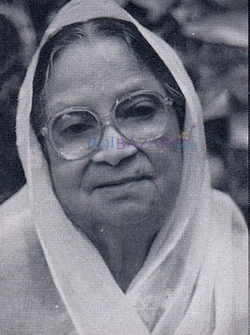 তাহারেই পরে মনে- সুফিয়া কামাল।